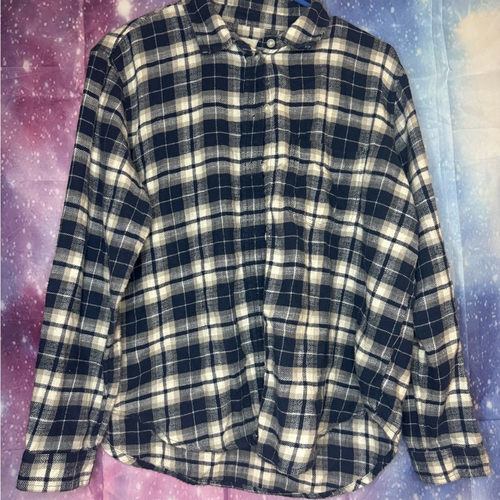 American Eagle plaid button down shirt 🛍